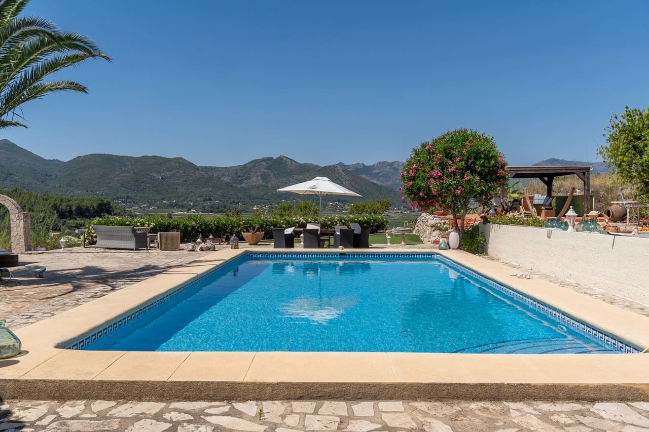3 soveværelse Villa til salg i Lliber med swimmingpool - € 1.250.000 (Ref: 9935210)