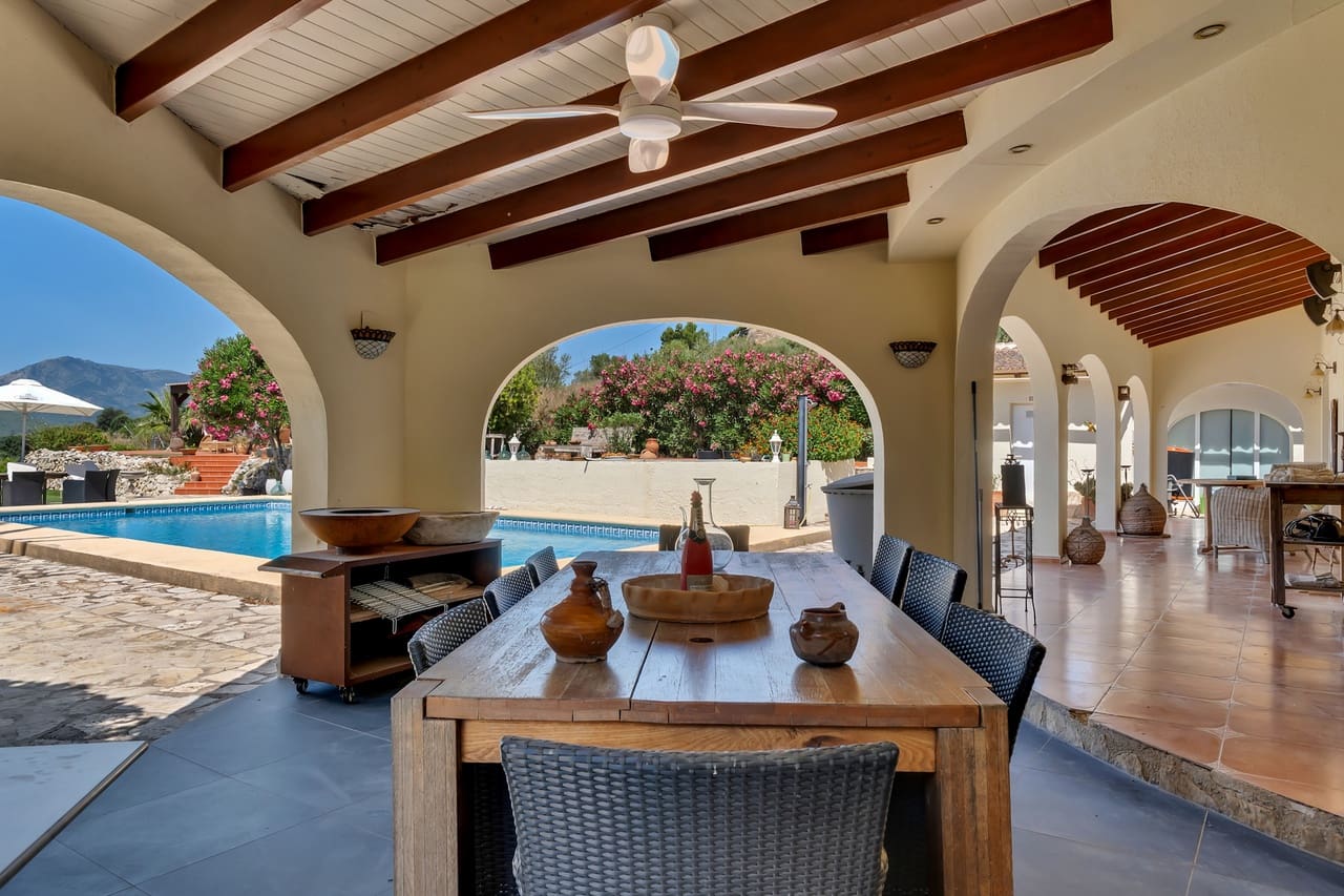 3 soveværelse Villa til salg i Lliber med swimmingpool - € 1.250.000 (Ref: 9935210)
