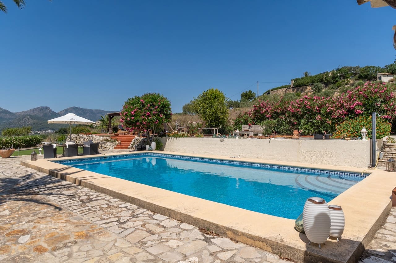 3 soveværelse Villa til salg i Lliber med swimmingpool - € 1.250.000 (Ref: 9935210)