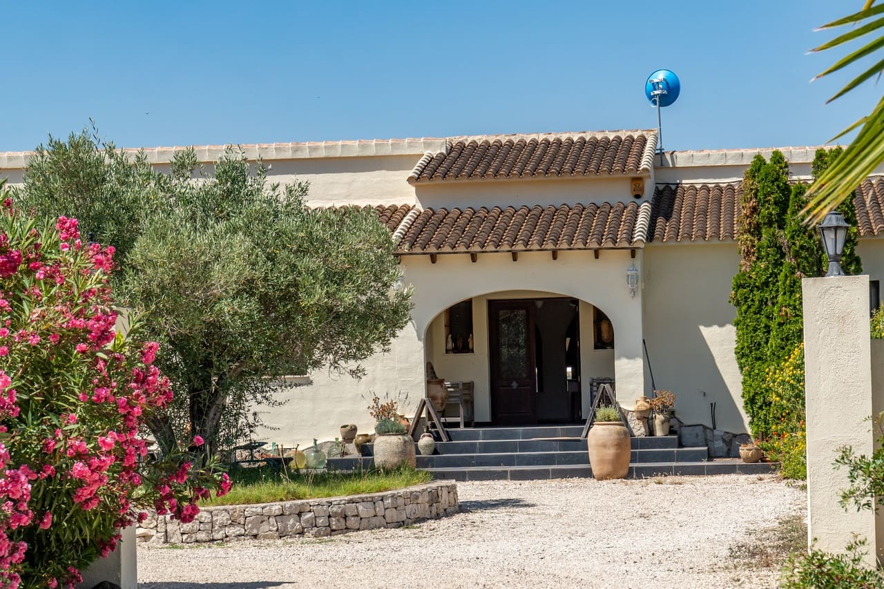 3 soveværelse Villa til salg i Lliber med swimmingpool - € 1.250.000 (Ref: 9935210)