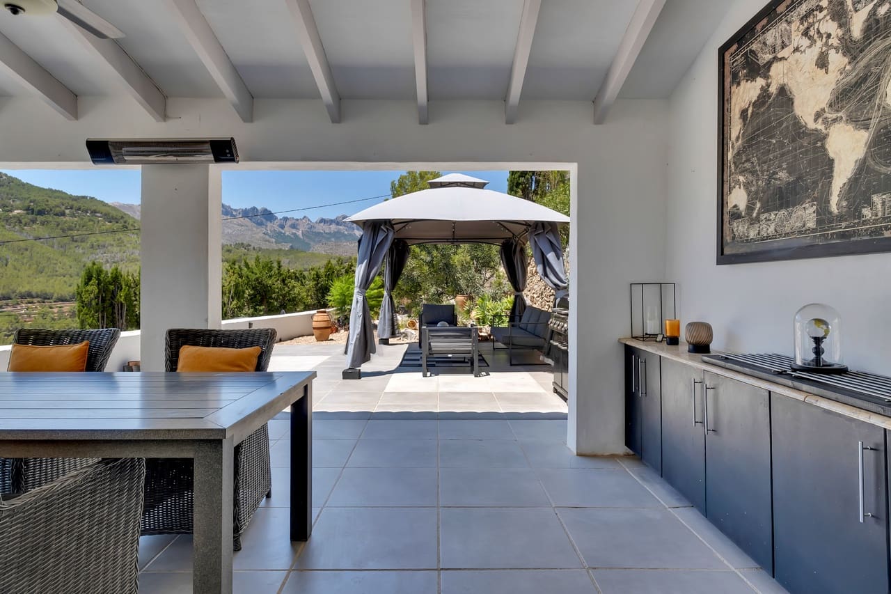 3 slaapkamer Villa te koop in Benissa met zwembad - € 595.000 (Ref: 9953086)
