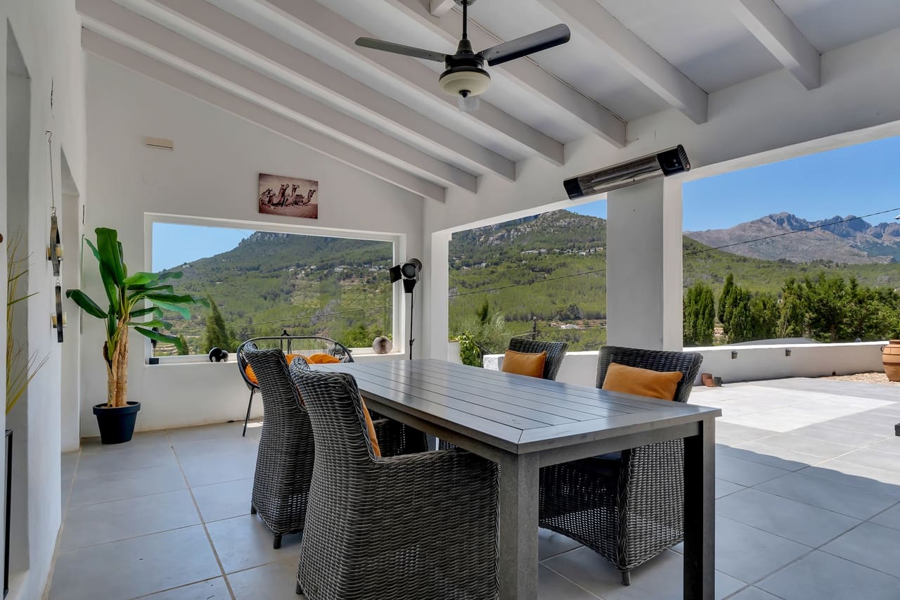 3 slaapkamer Villa te koop in Benissa met zwembad - € 595.000 (Ref: 9953086)