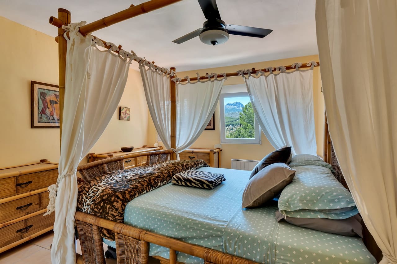 3 slaapkamer Villa te koop in Benissa met zwembad - € 595.000 (Ref: 9953086)
