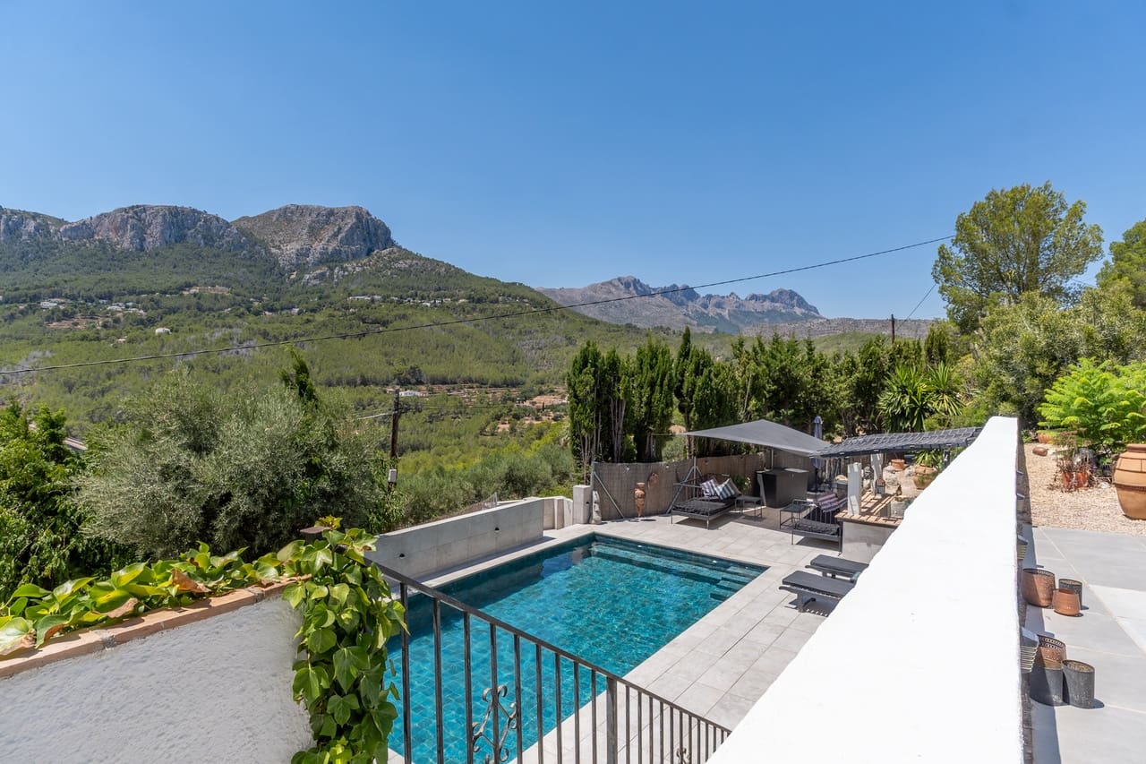 3 slaapkamer Villa te koop in Benissa met zwembad - € 595.000 (Ref: 9953086)