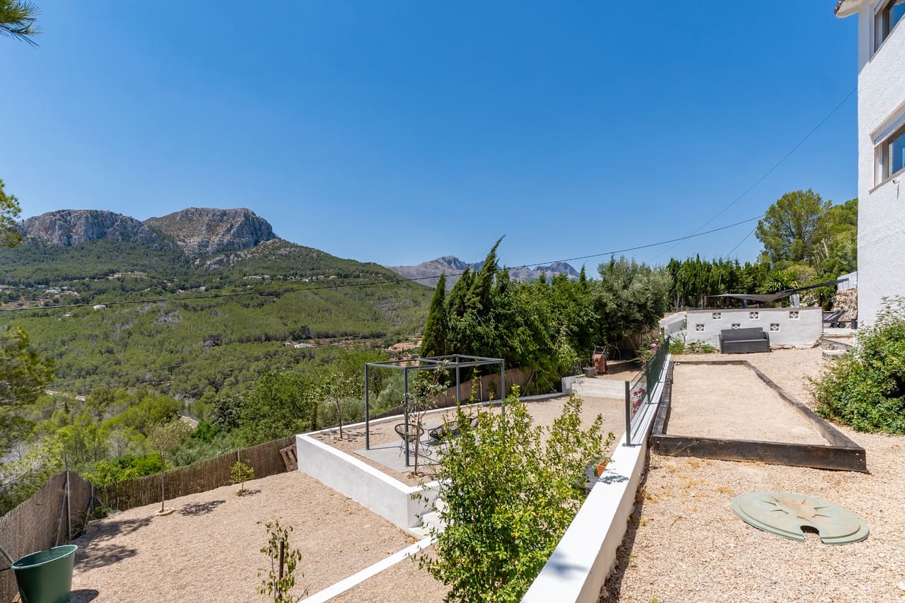 3 slaapkamer Villa te koop in Benissa met zwembad - € 595.000 (Ref: 9953086)
