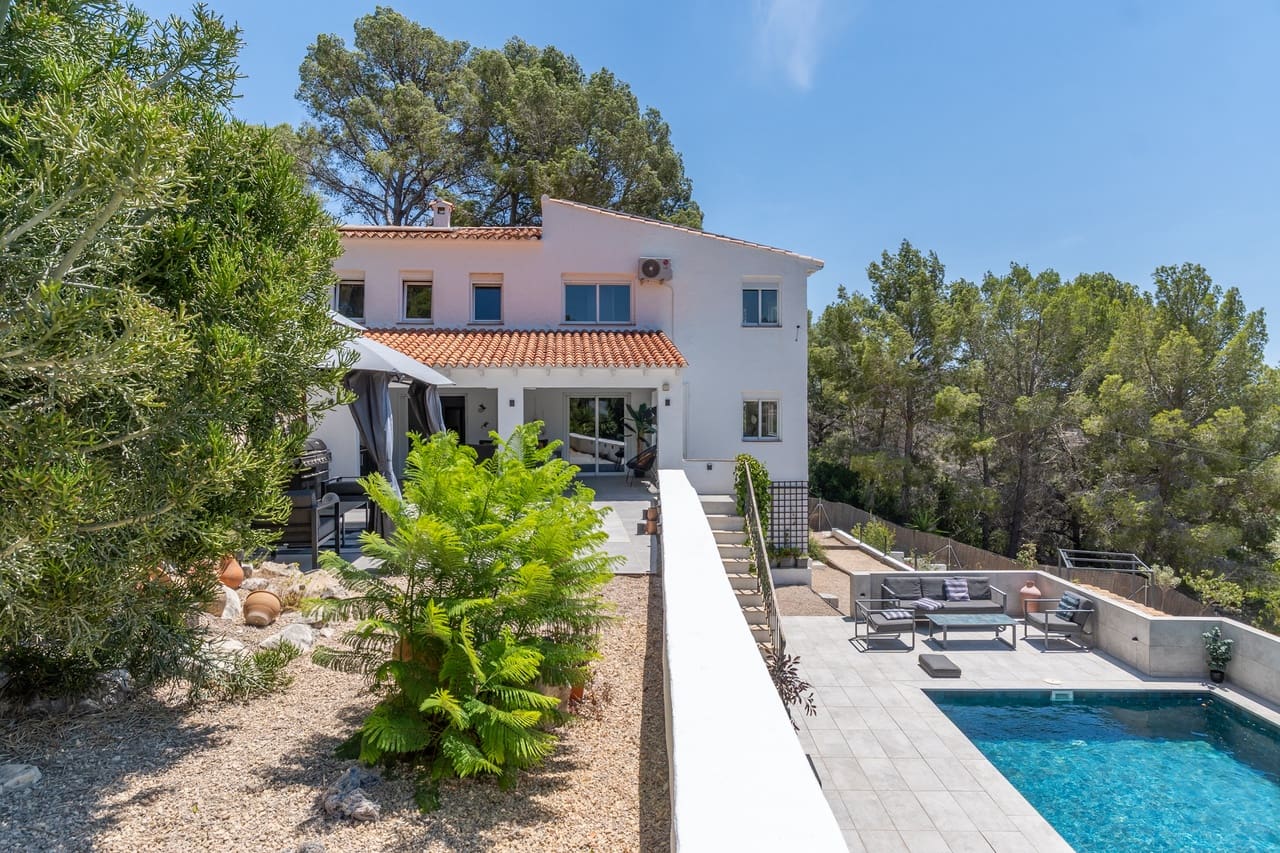 3 slaapkamer Villa te koop in Benissa met zwembad - € 595.000 (Ref: 9953086)
