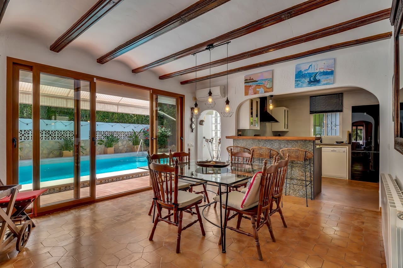 4 soveværelse Villa til salg i Javea / Xabia med swimmingpool garage - € 1.995.000 (Ref: 9975843)
