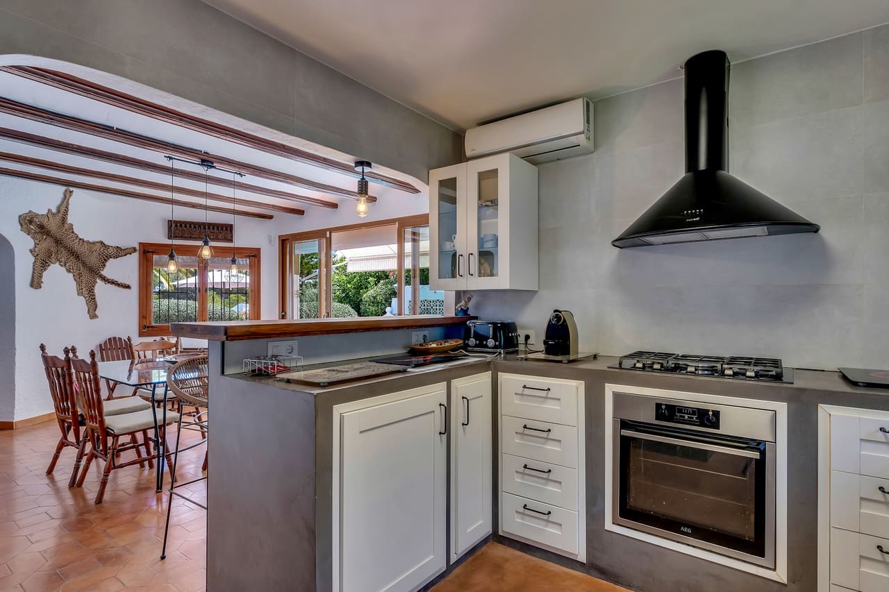 4 soveværelse Villa til salg i Javea / Xabia med swimmingpool garage - € 1.995.000 (Ref: 9975843)