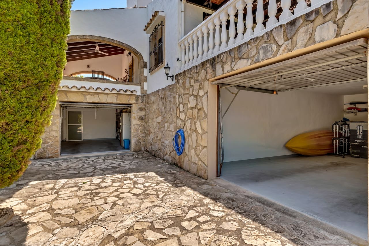 4 soveværelse Villa til salg i Javea / Xabia med swimmingpool garage - € 1.995.000 (Ref: 9975843)