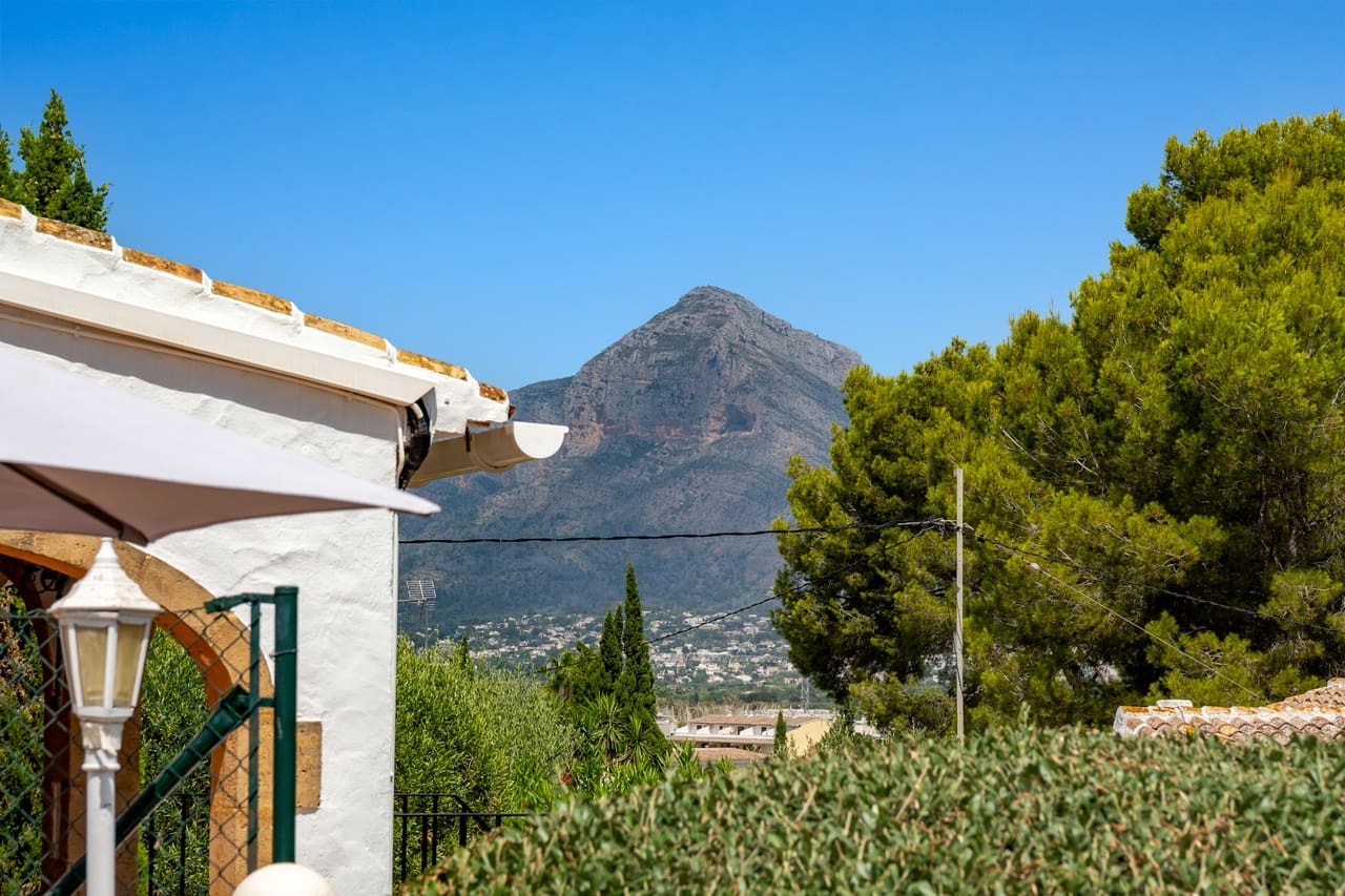 4 soveværelse Villa til salg i Javea / Xabia med swimmingpool garage - € 1.995.000 (Ref: 9975843)