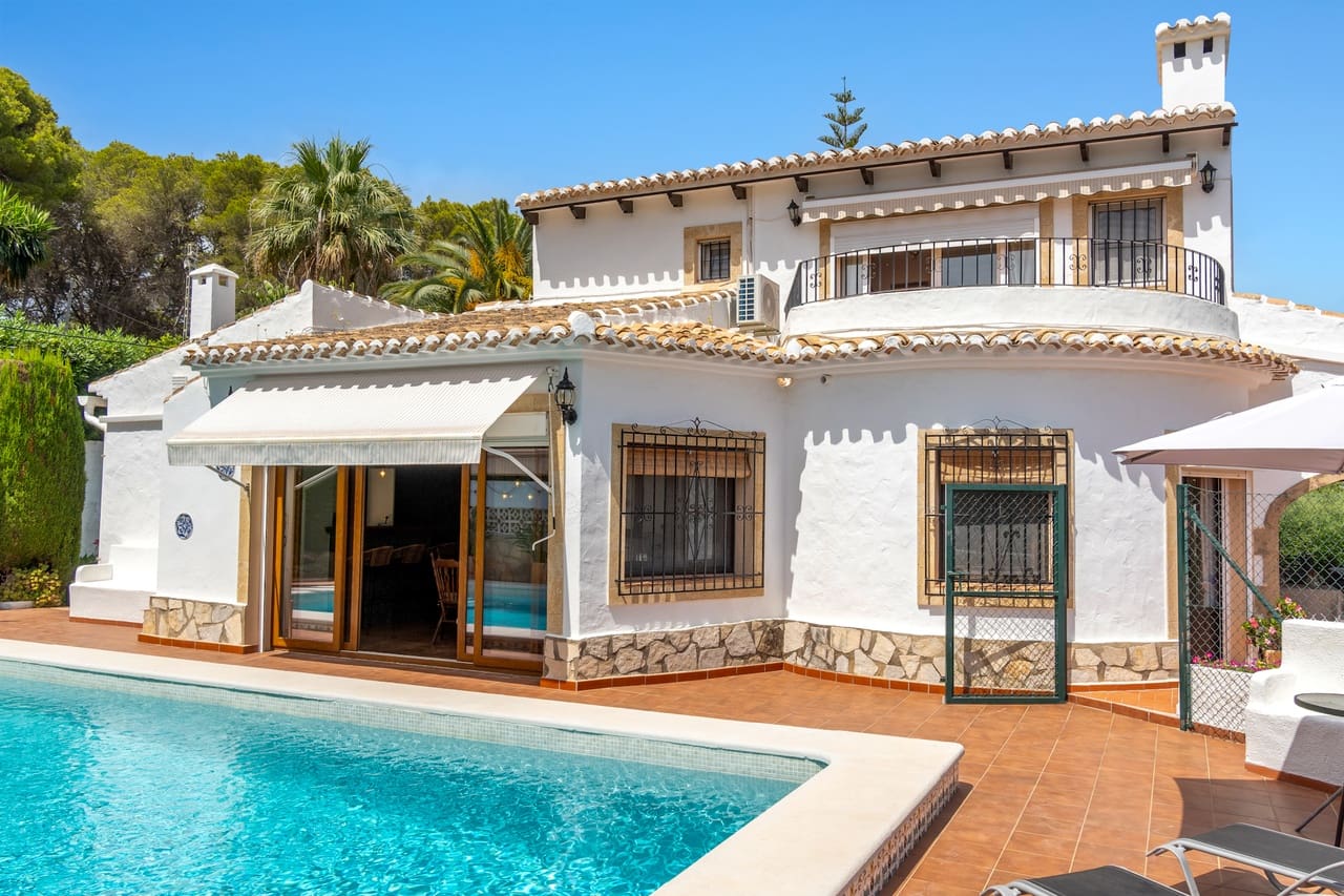 4 soveværelse Villa til salg i Javea / Xabia med swimmingpool garage - € 1.995.000 (Ref: 9975843)