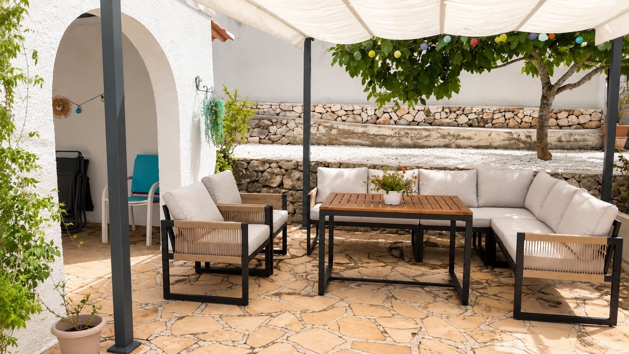 4 bedroom Villa for sale in Benidoleig with pool garage - € 425,000 (Ref: 9981486)