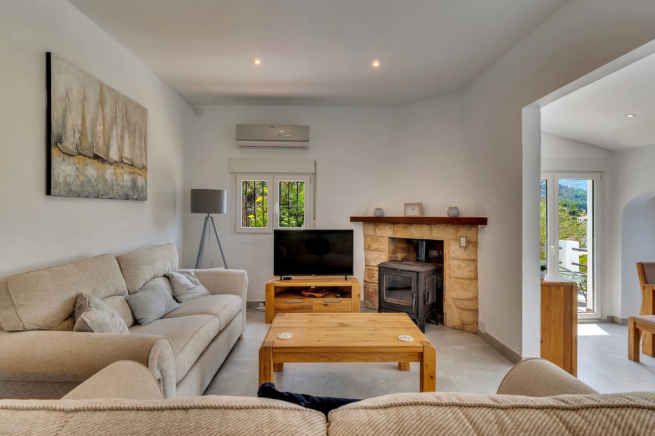 3 Zimmer Villa zu verkaufen in Orba mit Pool - 475.000 € (Ref: 9997523)
