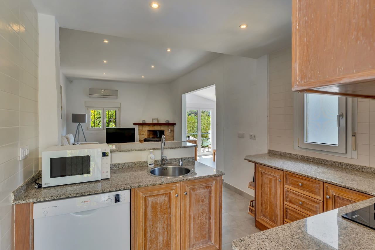 3 Zimmer Villa zu verkaufen in Orba mit Pool - 475.000 € (Ref: 9997523)