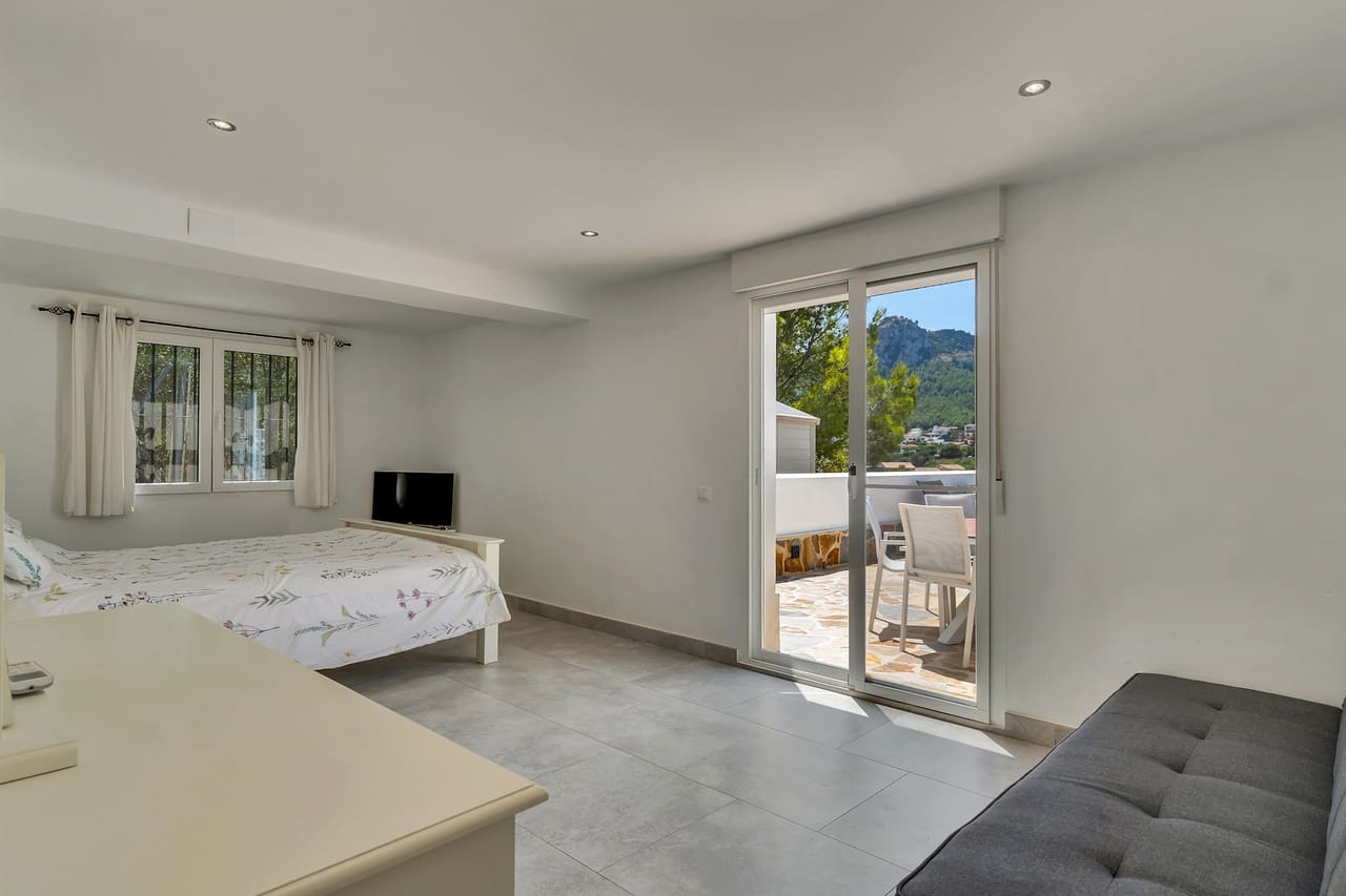 3 Zimmer Villa zu verkaufen in Orba mit Pool - 475.000 € (Ref: 9997523)
