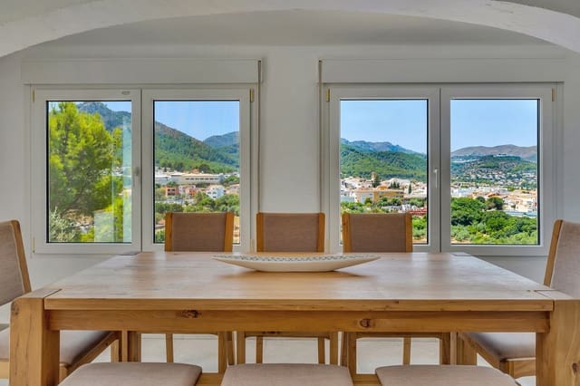 3 Zimmer Villa zu verkaufen in Orba mit Pool - 475.000 € (Ref: 9997523)