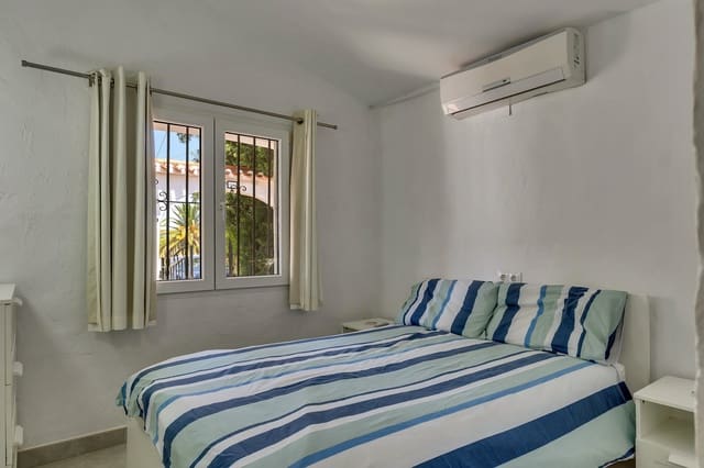 3 Zimmer Villa zu verkaufen in Orba mit Pool - 475.000 € (Ref: 9997523)