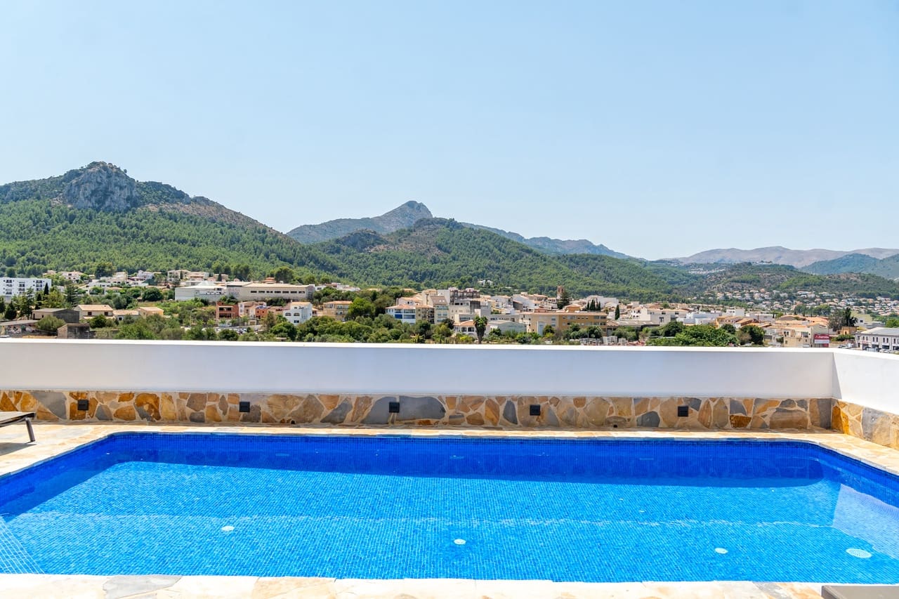 3 Zimmer Villa zu verkaufen in Orba mit Pool - 475.000 € (Ref: 9997523)