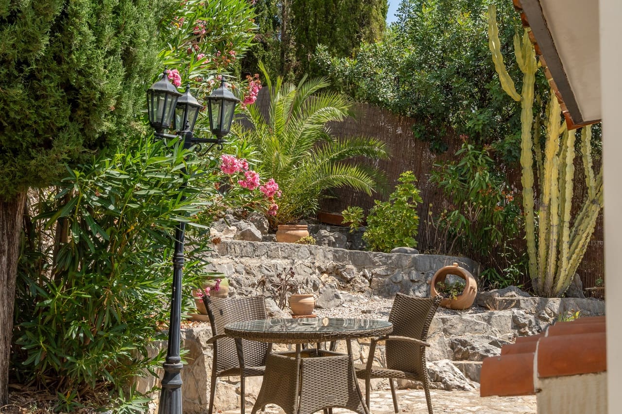 3 Zimmer Villa zu verkaufen in Orba mit Pool - 475.000 € (Ref: 9997523)