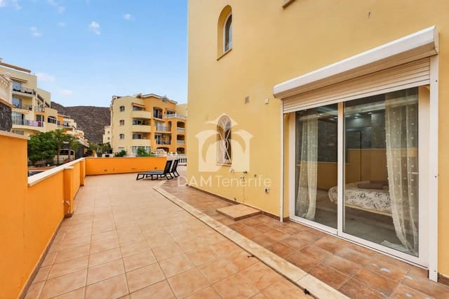 2 soveværelse Lejlighed til salg i Los Cristianos, Arona - € 440.000 (Ref: 10000604)