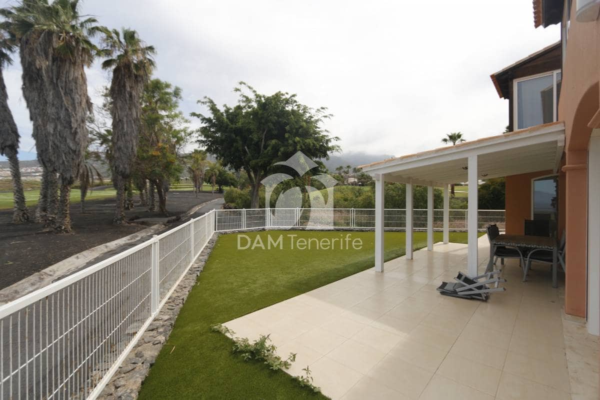 4 bedroom Villa for sale in Costa Adeje - € 1,350,000 (Ref: 10026207)