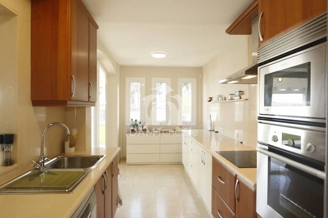 4 bedroom Villa for sale in La Caleta Adeje, Adeje - € 1,350,000 (Ref: 10026207)