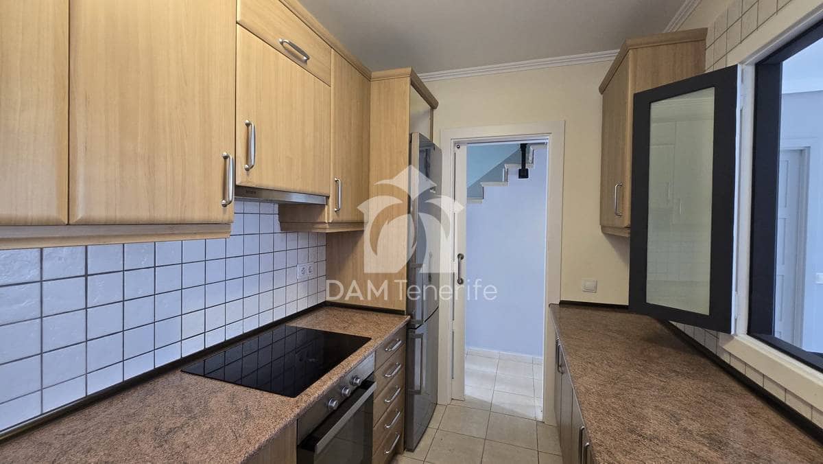 3 makuuhuone Omakotitalo myytävänä paikassa Playa del Duque - 900 000 € (Ref: 10046086)