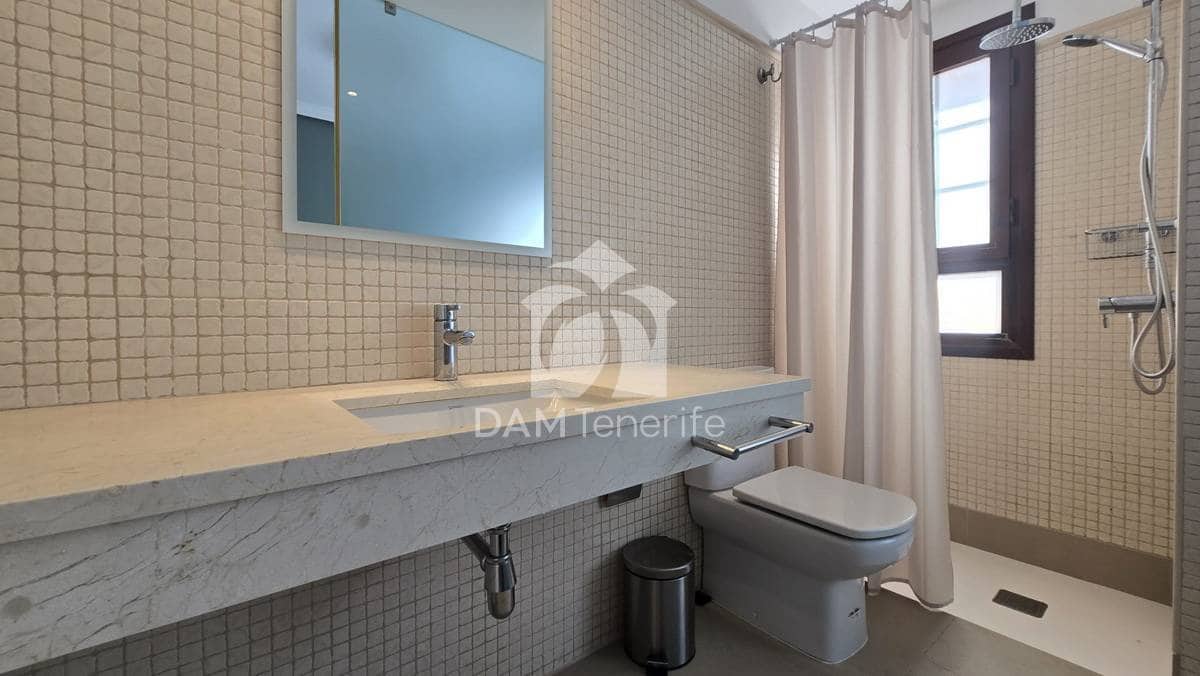 3 makuuhuone Omakotitalo myytävänä paikassa Playa del Duque - 900 000 € (Ref: 10046086)