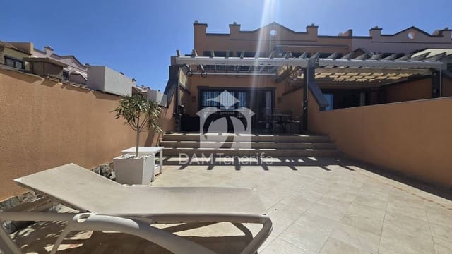 3 makuuhuone Omakotitalo myytävänä paikassa Playa del Duque, Adeje - 900 000 € (Ref: 10046086)