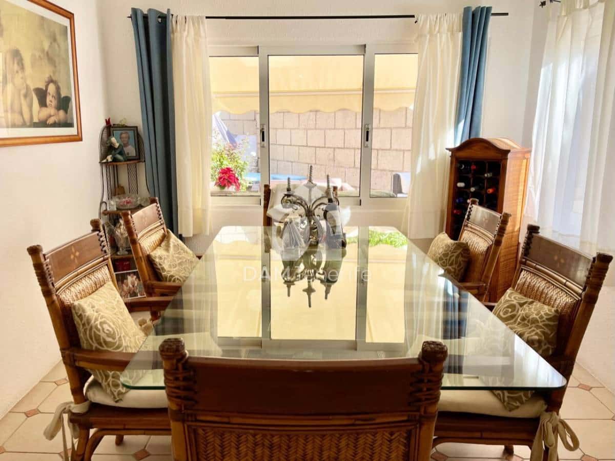 4 slaapkamer Villa te koop in Costa Adeje met zwembad garage - € 595.000 (Ref: 10175969)
