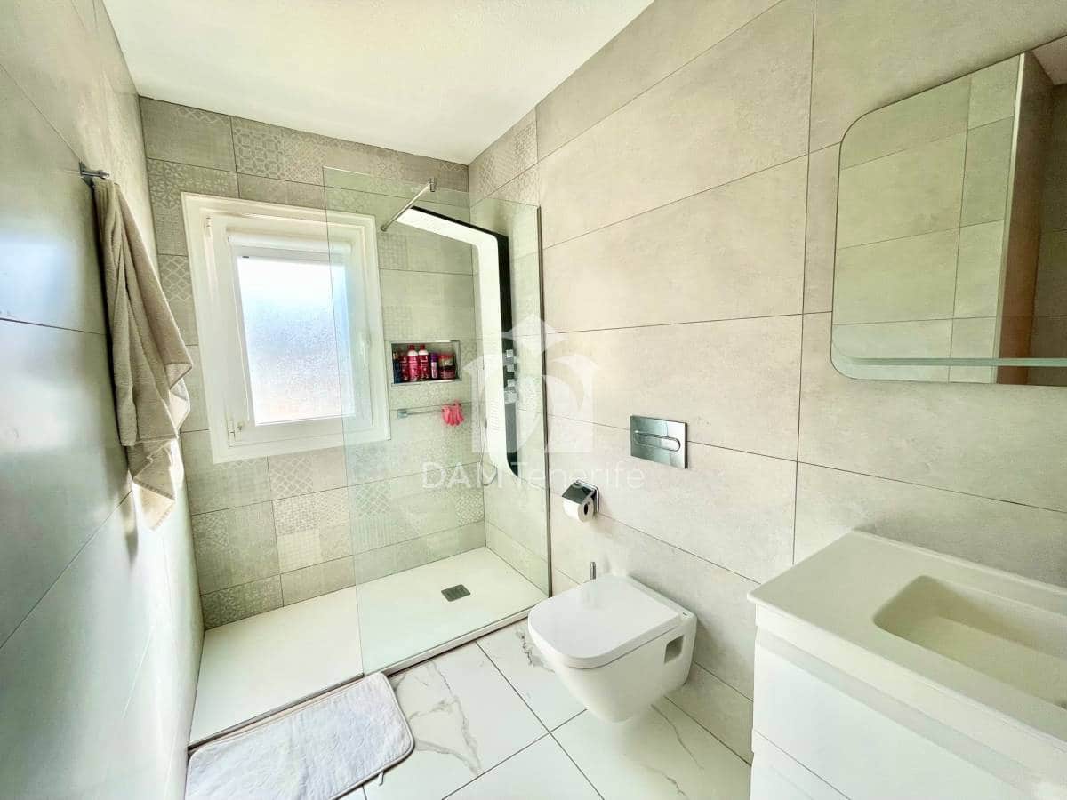 4 slaapkamer Villa te koop in Costa Adeje met zwembad garage - € 595.000 (Ref: 10175969)