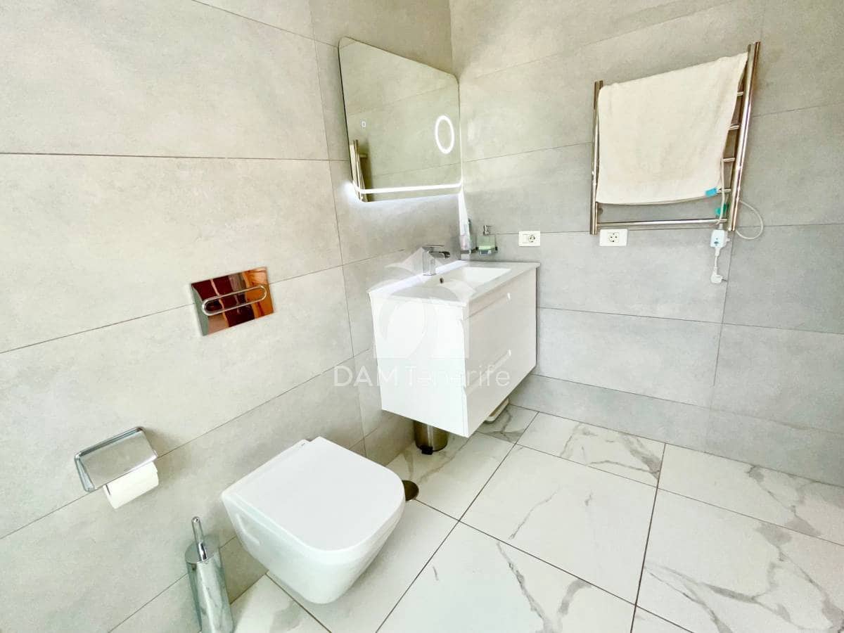 4 slaapkamer Villa te koop in Costa Adeje met zwembad garage - € 595.000 (Ref: 10175969)
