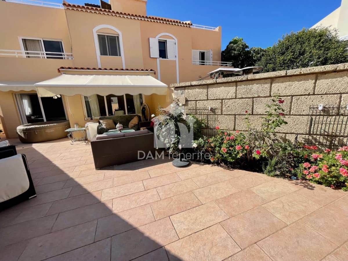 4 slaapkamer Villa te koop in Costa Adeje met zwembad garage - € 595.000 (Ref: 10175969)