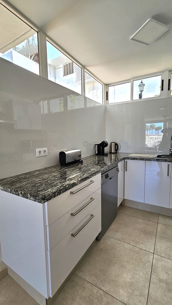 3 makuuhuone Huoneisto myytävänä paikassa Playa de las Americas - 685 000 € (Ref: 8607406)