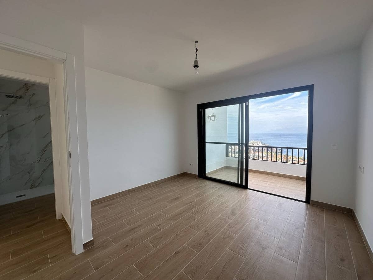 2 slaapkamer Appartement te koop in Los Gigantes - € 575.000 (Ref: 8607418)