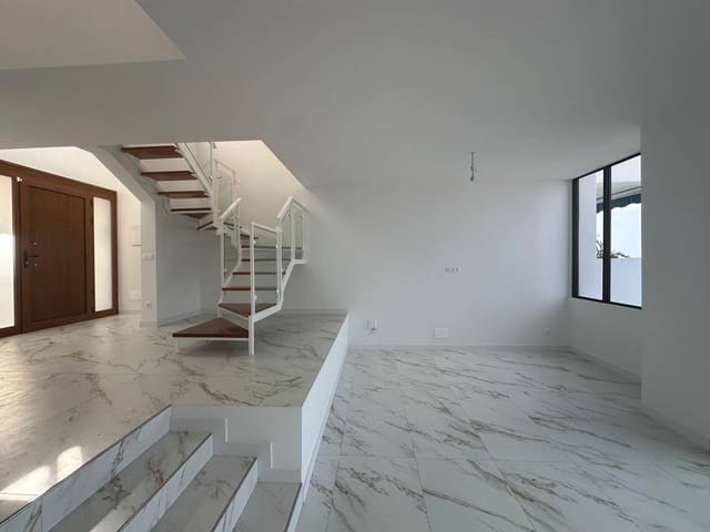 2 slaapkamer Appartement te koop in Los Gigantes, Santiago del Teide - € 575.000 (Ref: 8607418)