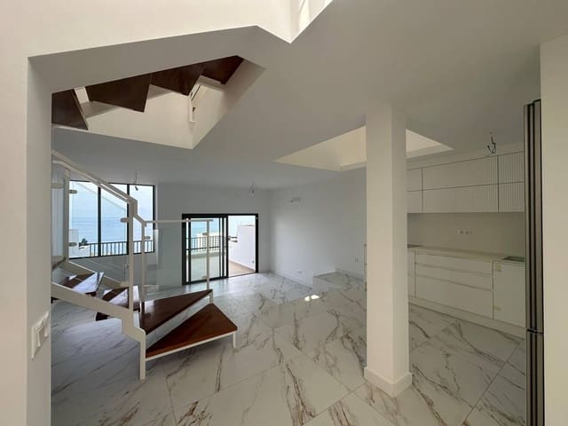 2 slaapkamer Appartement te koop in Los Gigantes, Santiago del Teide - € 575.000 (Ref: 8607418)