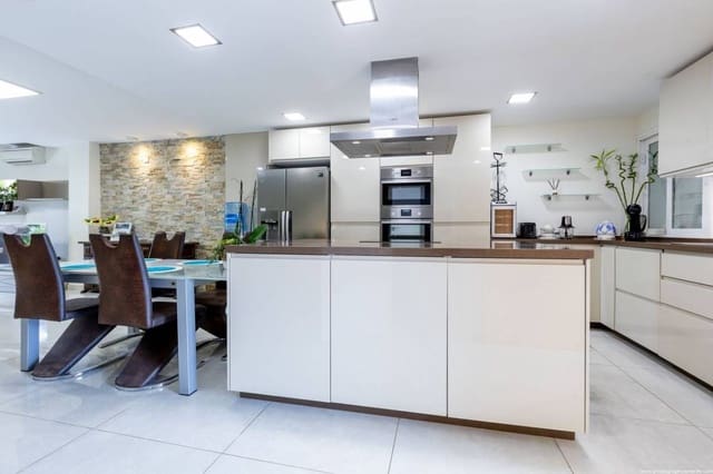 4 slaapkamer Huis te koop in Playa de Fañabé Alto, Adeje - € 730.000 (Ref: 8607420)