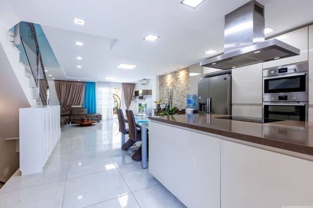 4 slaapkamer Huis te koop in Playa de Fañabé Alto, Adeje - € 730.000 (Ref: 8607420)