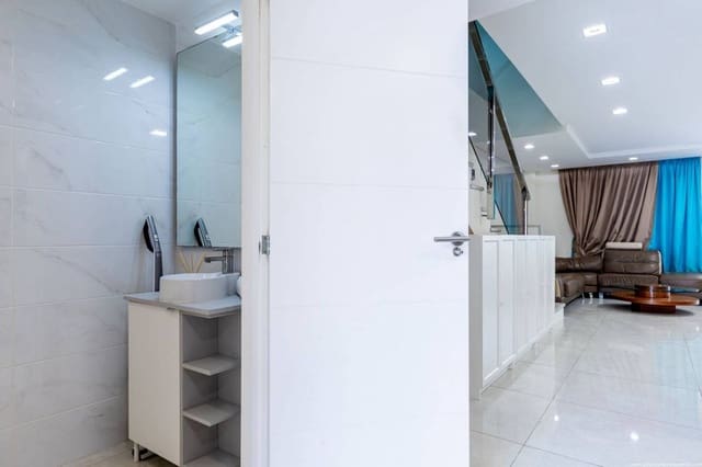 4 slaapkamer Huis te koop in Playa de Fañabé Alto, Adeje - € 730.000 (Ref: 8607420)