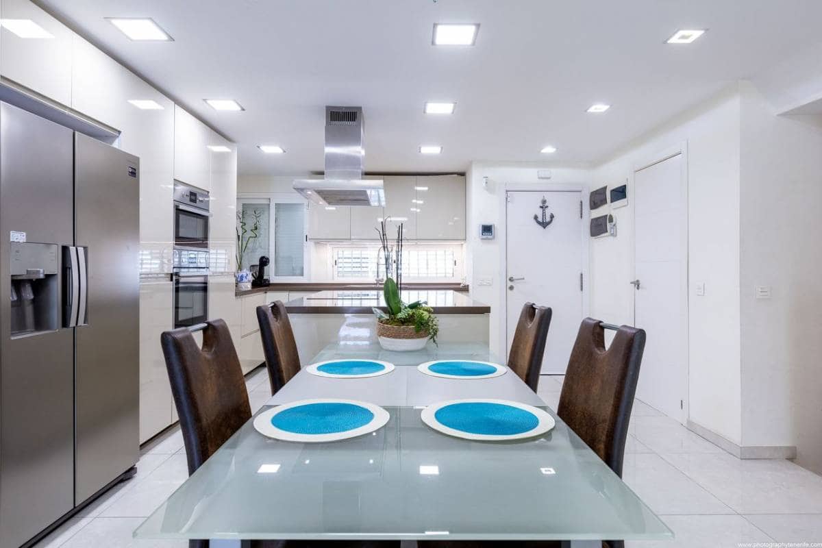 4 chambre Maison de Ville à vendre à Costa Adeje - 730 000 € (Ref: 8607420)