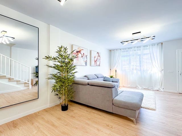 3 soveværelse Byhus til salg i San Isidro de Abona, Granadilla de Abona - € 335.000 (Ref: 8607423)