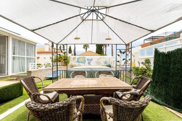 Chalet de 3 habitaciones en Callao Salvaje, Adeje en venta - 700.000 € (Ref: 8607445)