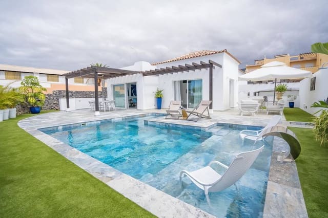 5 soveværelse Villa til salg i Playa Paraiso, Adeje - € 1.480.000 (Ref: 8607457)