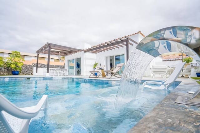 5 soveværelse Villa til salg i Playa Paraiso, Adeje - € 1.480.000 (Ref: 8607457)