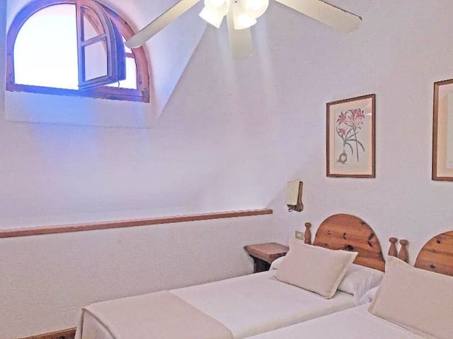 2 soveværelse Lejlighed til salg i Playa de las Americas, Arona - € 725.000 (Ref: 8607483)