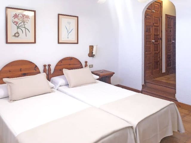 2 soveværelse Lejlighed til salg i Playa de las Americas, Arona - € 725.000 (Ref: 8607483)