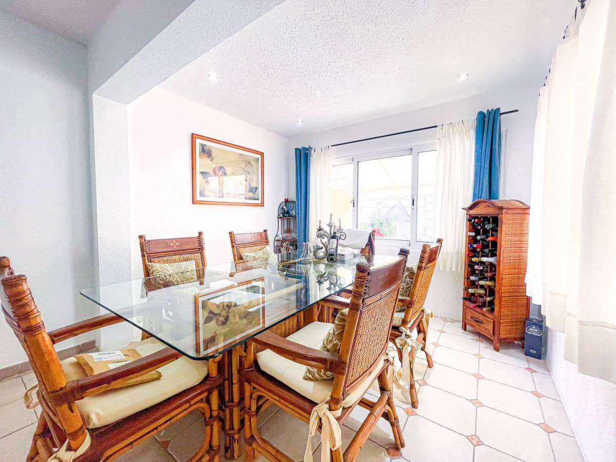 4 soveværelse Byhus til salg i El Madronal - € 680.000 (Ref: 8607484)