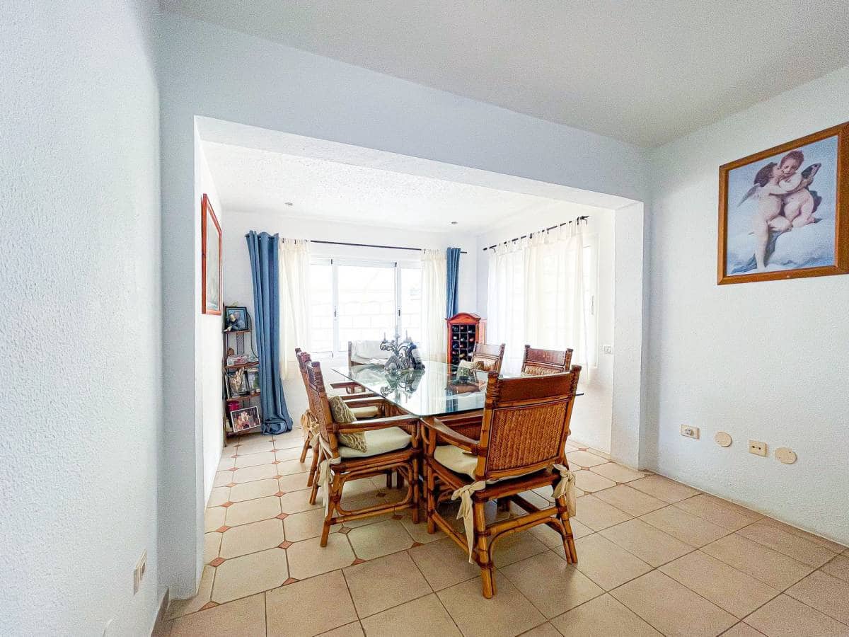 4 soveværelse Byhus til salg i El Madronal - € 680.000 (Ref: 8607484)