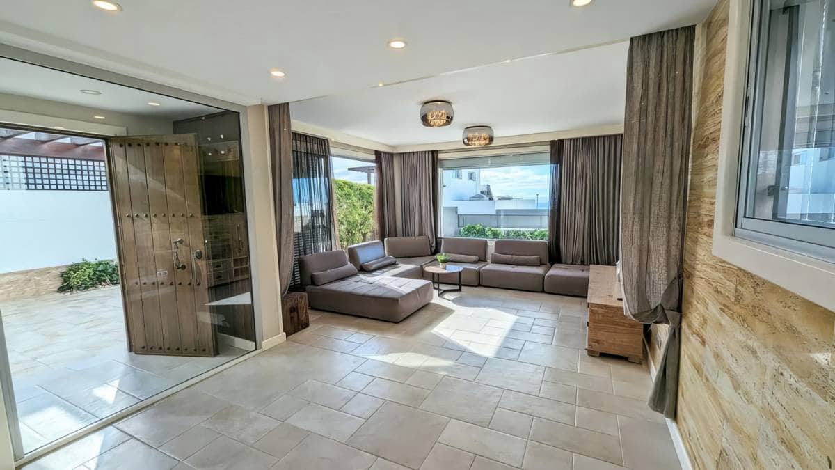 3 soverom Villa til salgs i Chayofa - € 930 000 (Ref: 8607495)